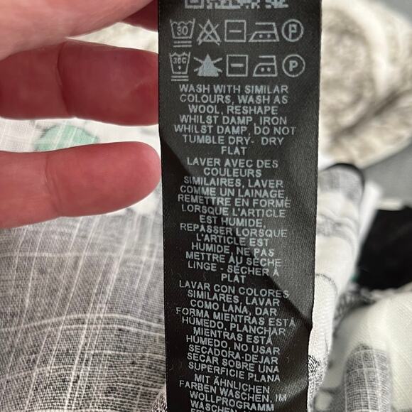 Topshop Black Daisy Floral Linen Long Sleeve V-Neck Short Romper 8/10 Medium NWT - Picture 13 of 14